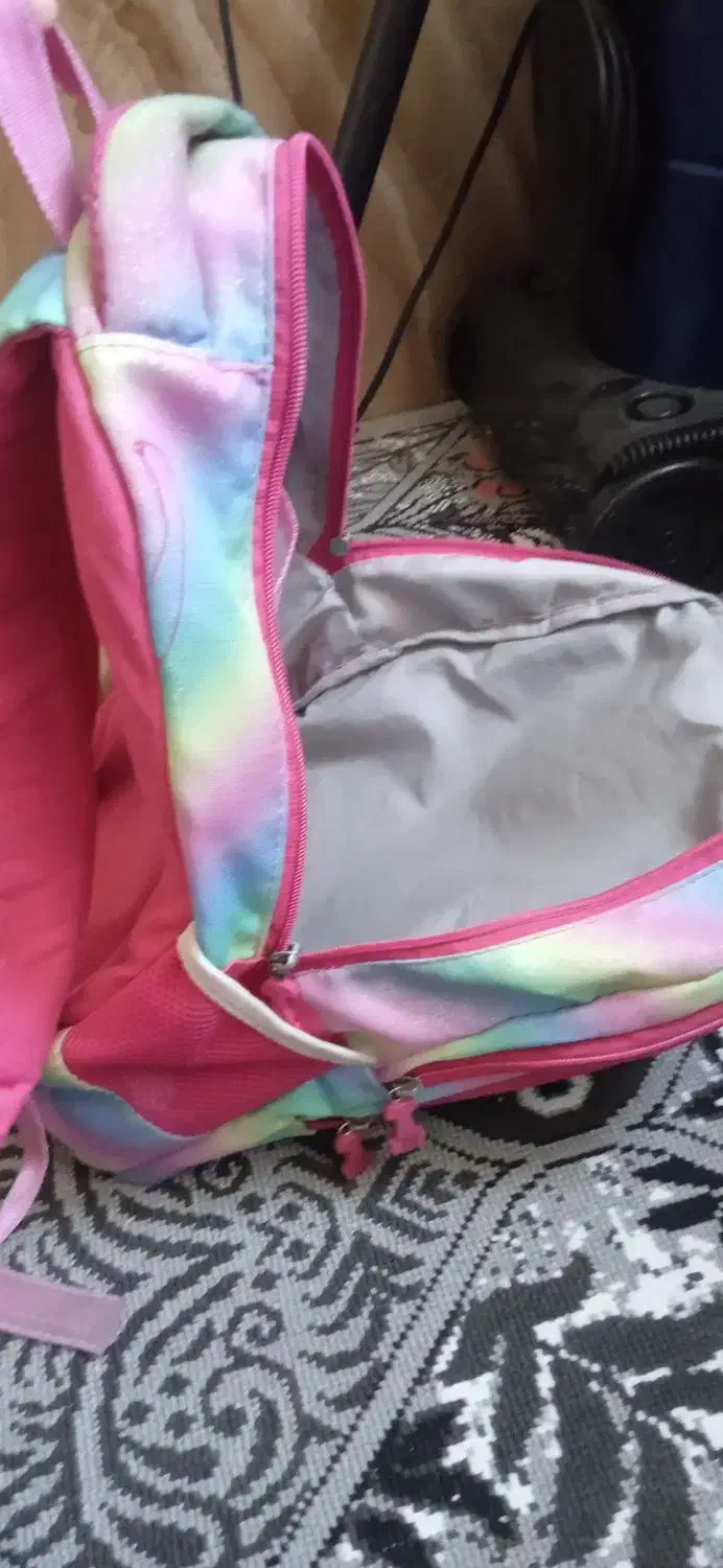 کیف مدرسه|کیف، کفش، کمربند|تایباد, |دیوار