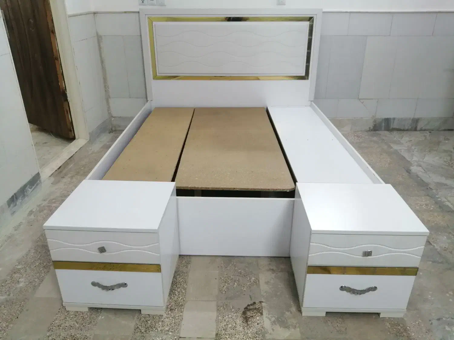 تخت خواب دونفره|تخت و سرویس خواب|قم, نیروگاه|دیوار