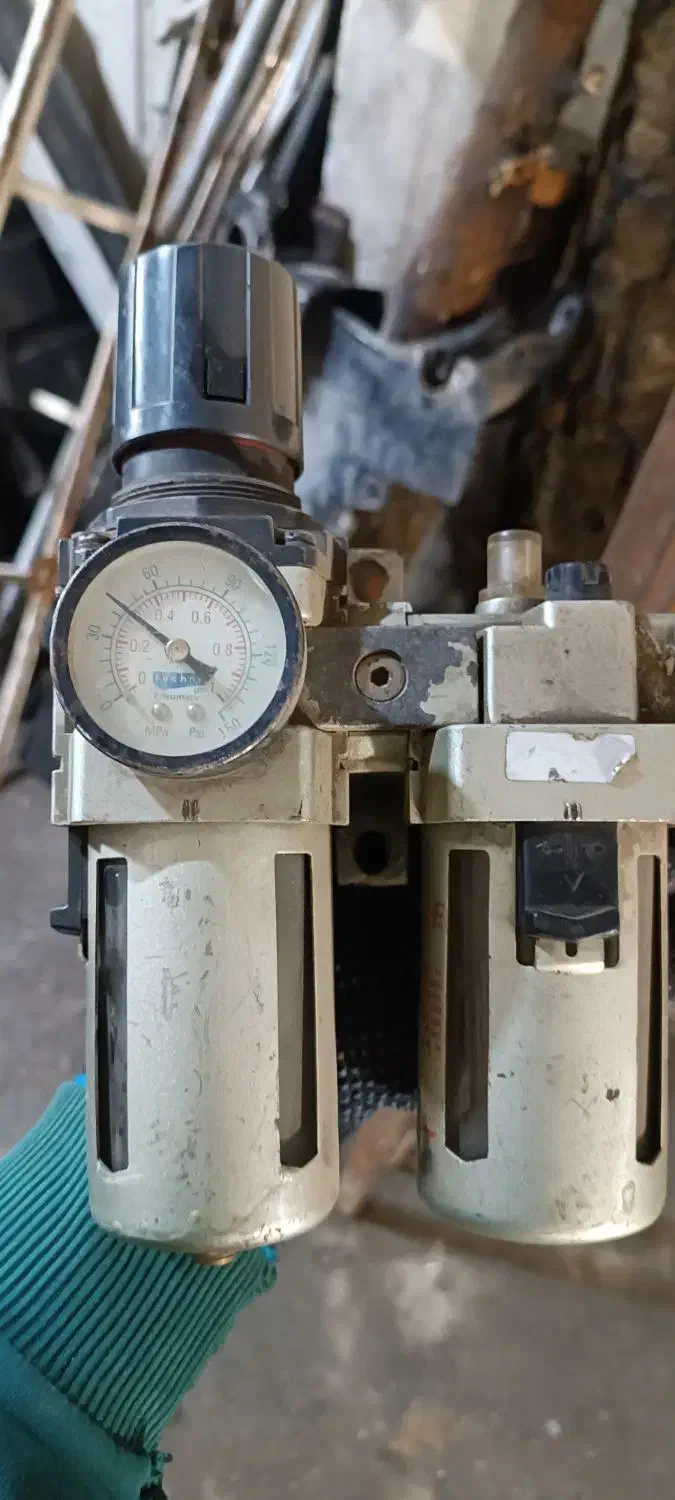 رطوبت گیر پمپ باد.|ماشین‌آلات صنعتی|مشهد, عامل|دیوار