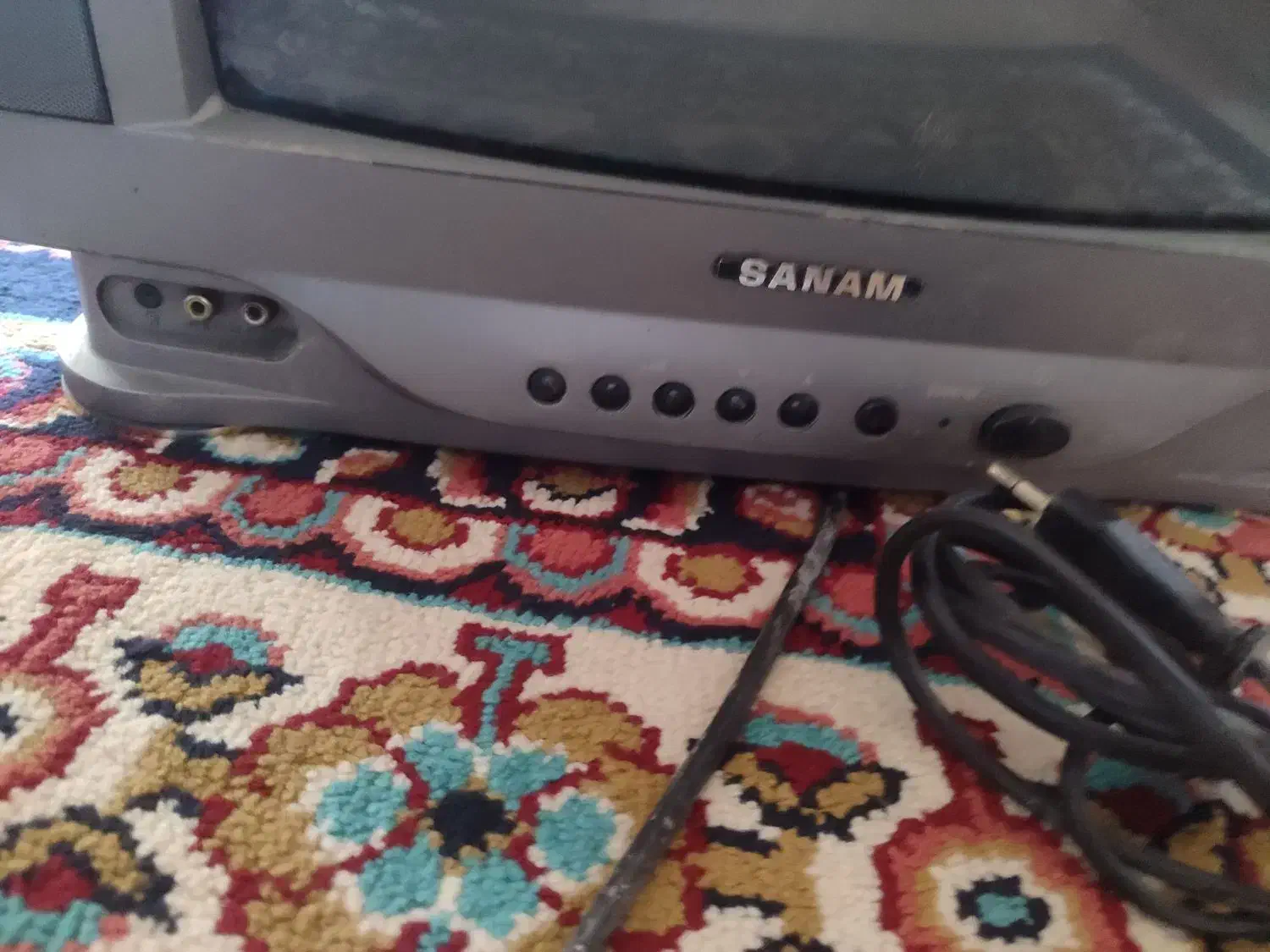 تلویزیون 14اینج تر و تمیز|تلویزیون و پروژکتور|دورود, |دیوار