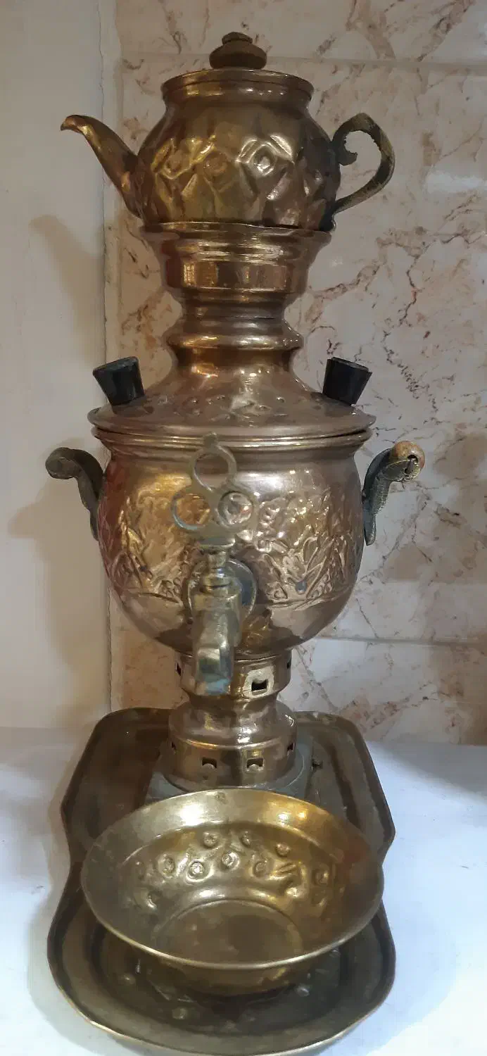 سماور های کوچک قدیمی|سماور، چای‌ساز، قهوه‌ساز|مراغه, |دیوار