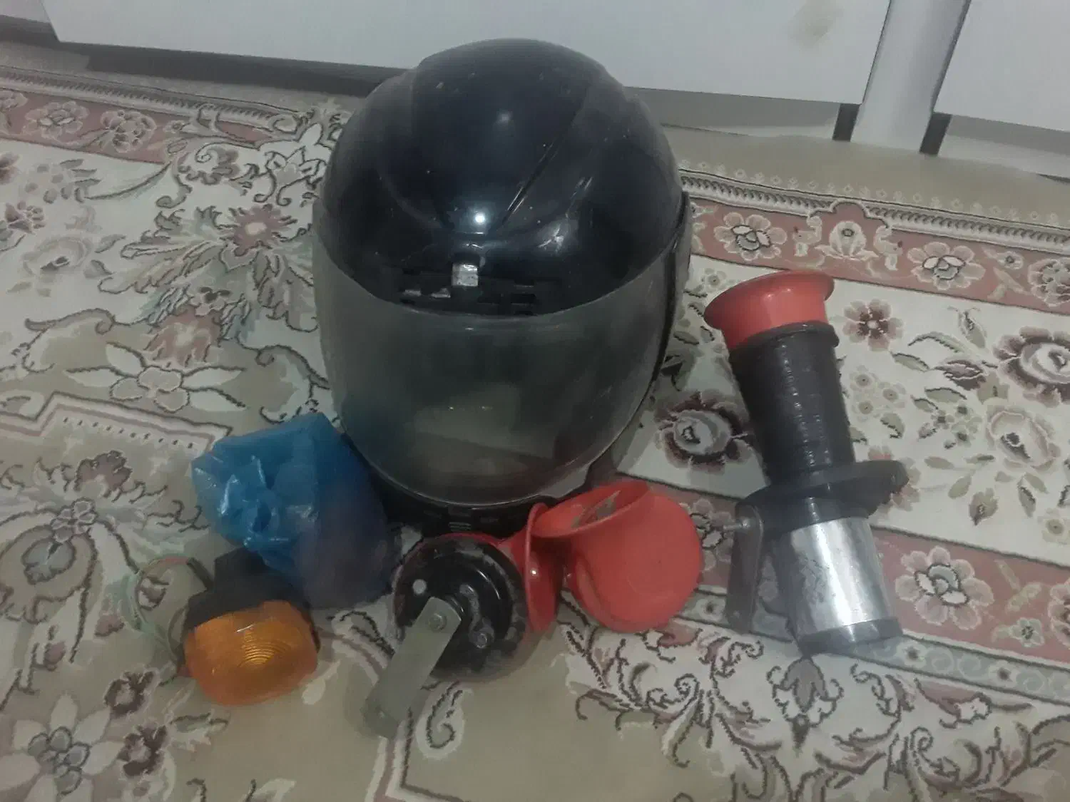 کلاه کاسکت وبوق|قطعات یدکی و لوازم جانبی|مشهد, شفا|دیوار