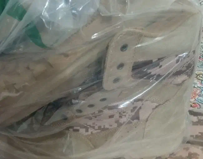 لباس نظامی و پوتین نو|لباس|اهواز, فرهنگ شهر|دیوار