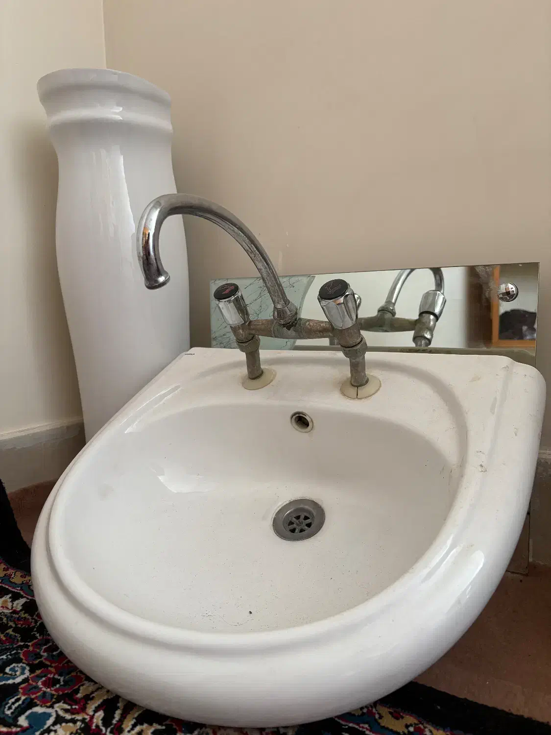 سرویس بهداشتی|لوازم سرویس بهداشتی|فولادشهر, C5|دیوار