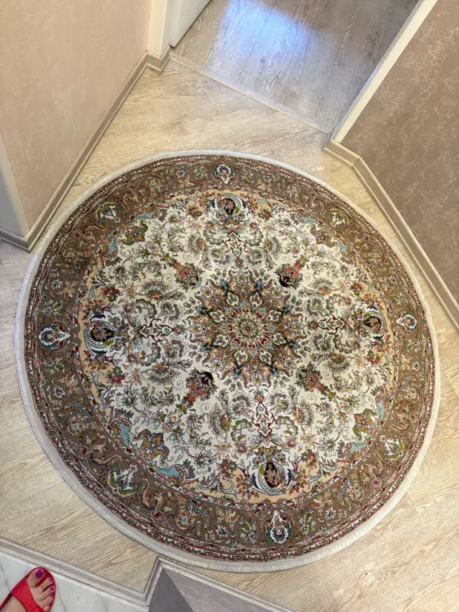 یک عدد فرش گرد ومستطیل مشهد|فرش|تبریز, |دیوار