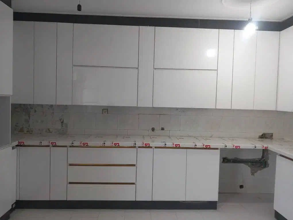 ساخت کابینت و کمد دیواری آذین چوب|خدمات پیشه و مهارت|آبپخش, |دیوار