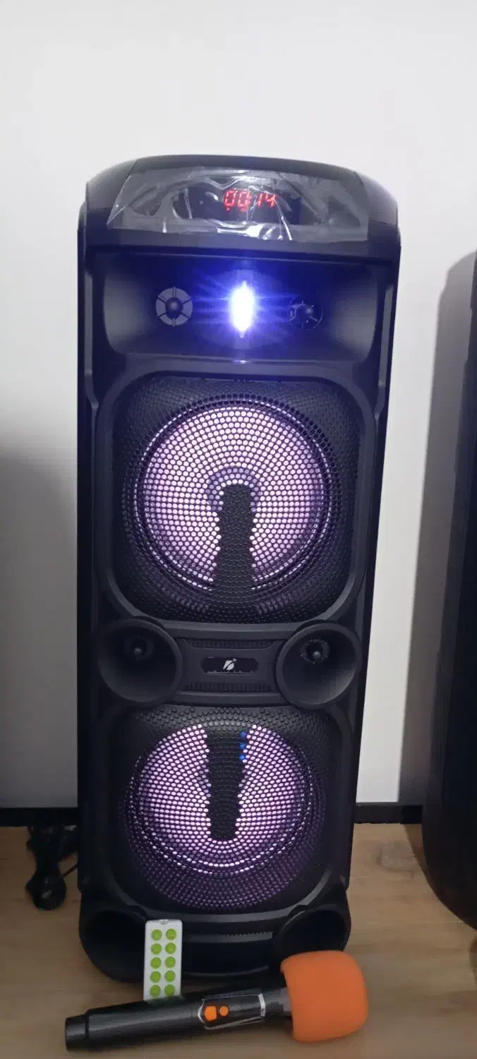 اسپیکر و پارتی باکس همراه با میکروفن خواننده|پخش‌کننده همراه|ساری, |دیوار