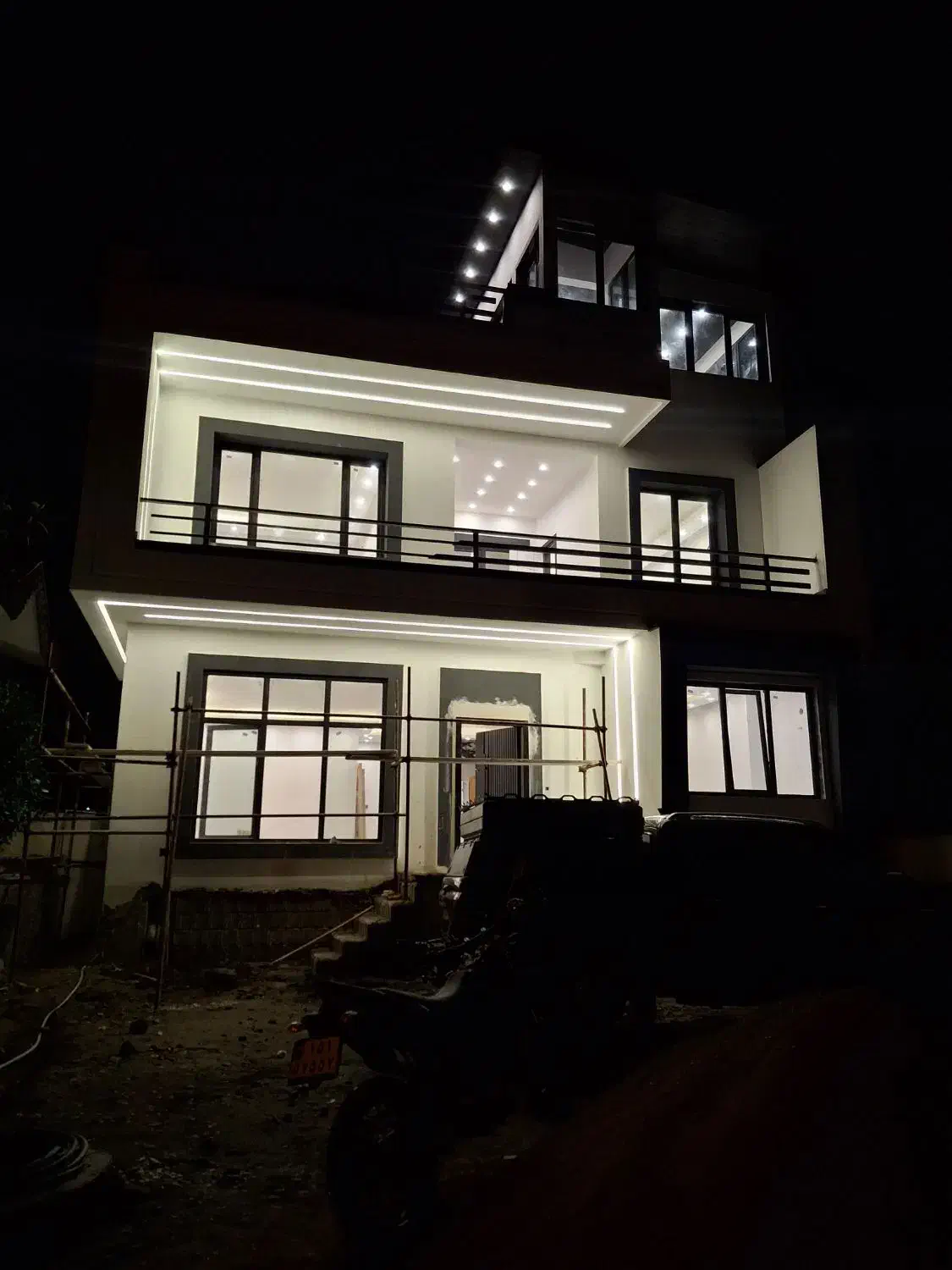 برقکار//اسلامشهر/قائمیه/واوان|خدمات پیشه و مهارت|اسلامشهر, شهرک قائمیه|دیوار