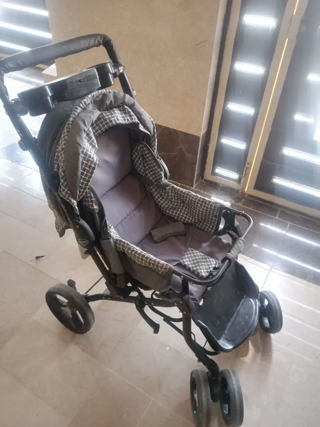 کالسکه نوزاد|کالسکه و لوازم جانبی|قروه, |دیوار