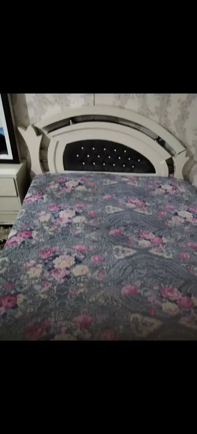 تخت ومیزارایشی قمت 15میلیون|تخت و سرویس خواب|چناران, |دیوار