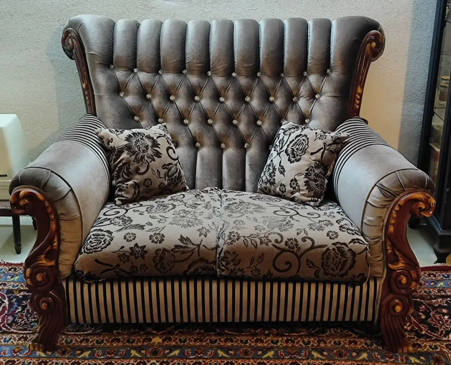 مبل راحتی ۷ نفره به همراه میز وسط|مبلمان خانگی و میز عسلی|دلیجان, |دیوار