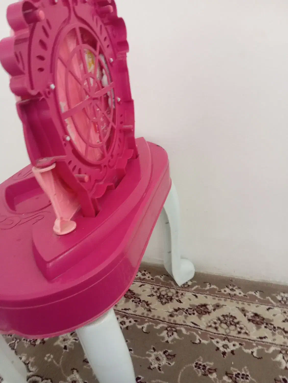 میز آرایش کودک|اسباب و اثاث بچه|مشهد, هنرور|دیوار