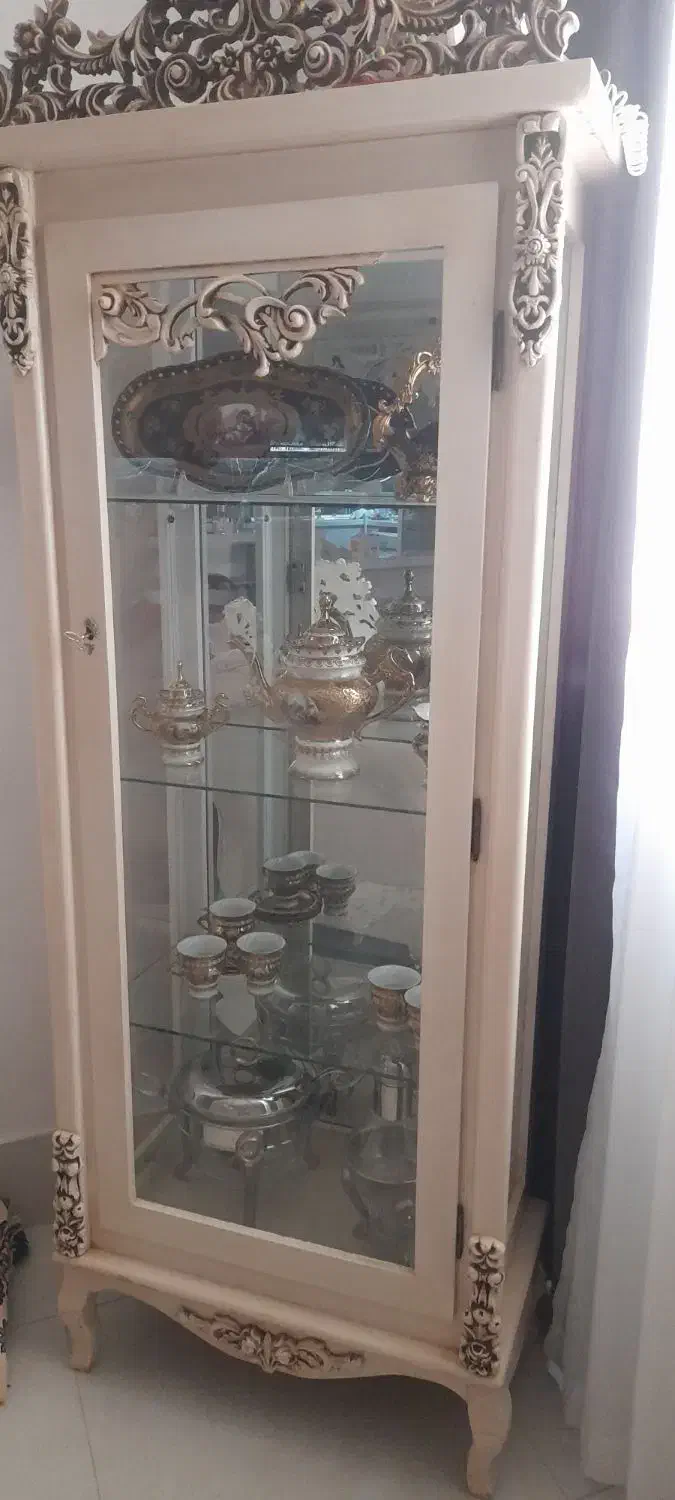 گنجه استخونی|بوفه، ویترین، کنسول|تربت‌حیدریه, حسنی بالا|دیوار