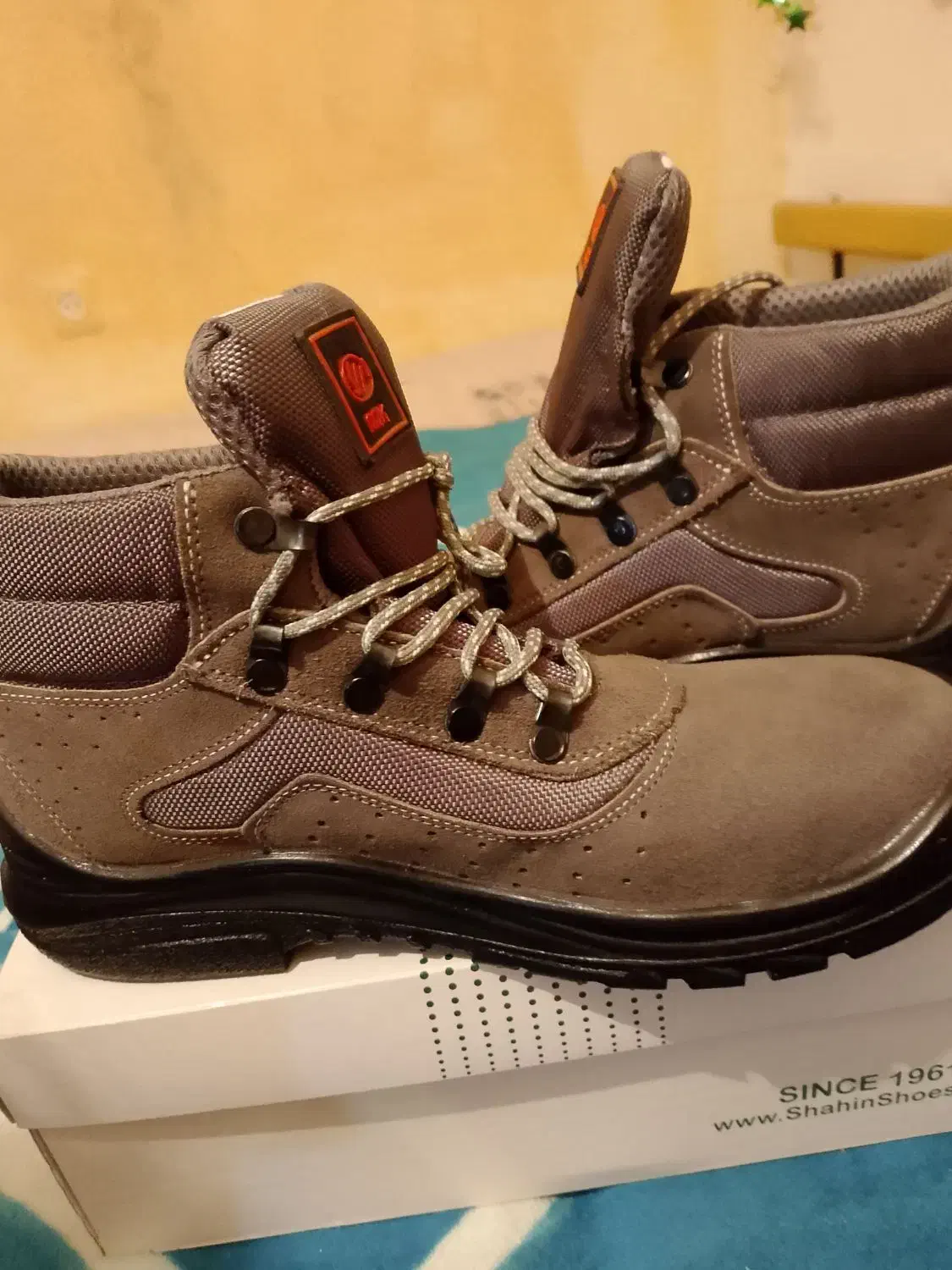 کفش کوهنوردی ریما دو ملیون و پانصد|کیف، کفش، کمربند|دهدشت, |دیوار