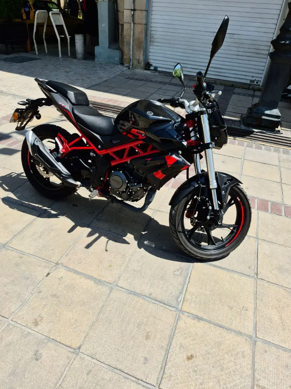 بنلی ۲۵۰ تک سیلندر بهمن ۱۴۰۲ مشابه صفر زیر قیمت|موتورسیکلت|شیراز, تاچارا|دیوار