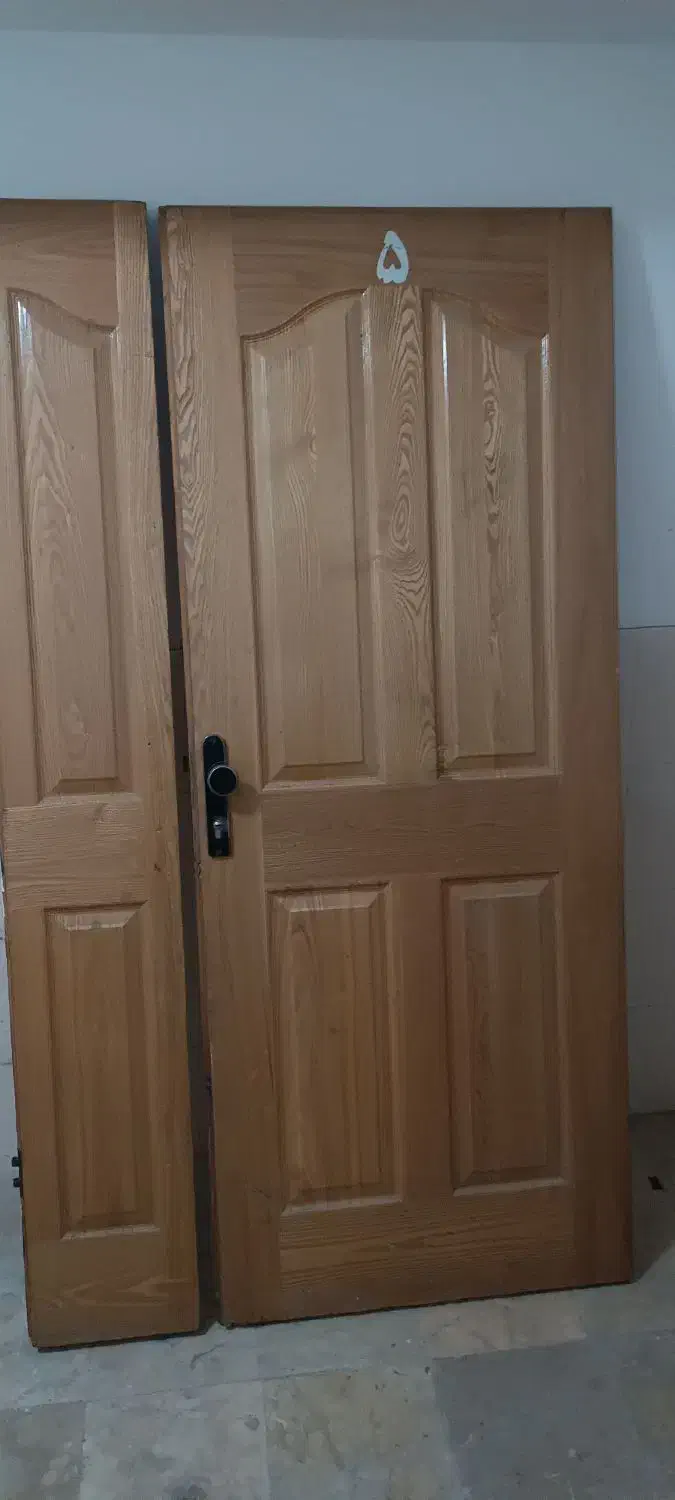 درب دو لنگه|جاکفشی، کمد، دراور|فولادشهر, مسکن مهر فولادشهر|دیوار