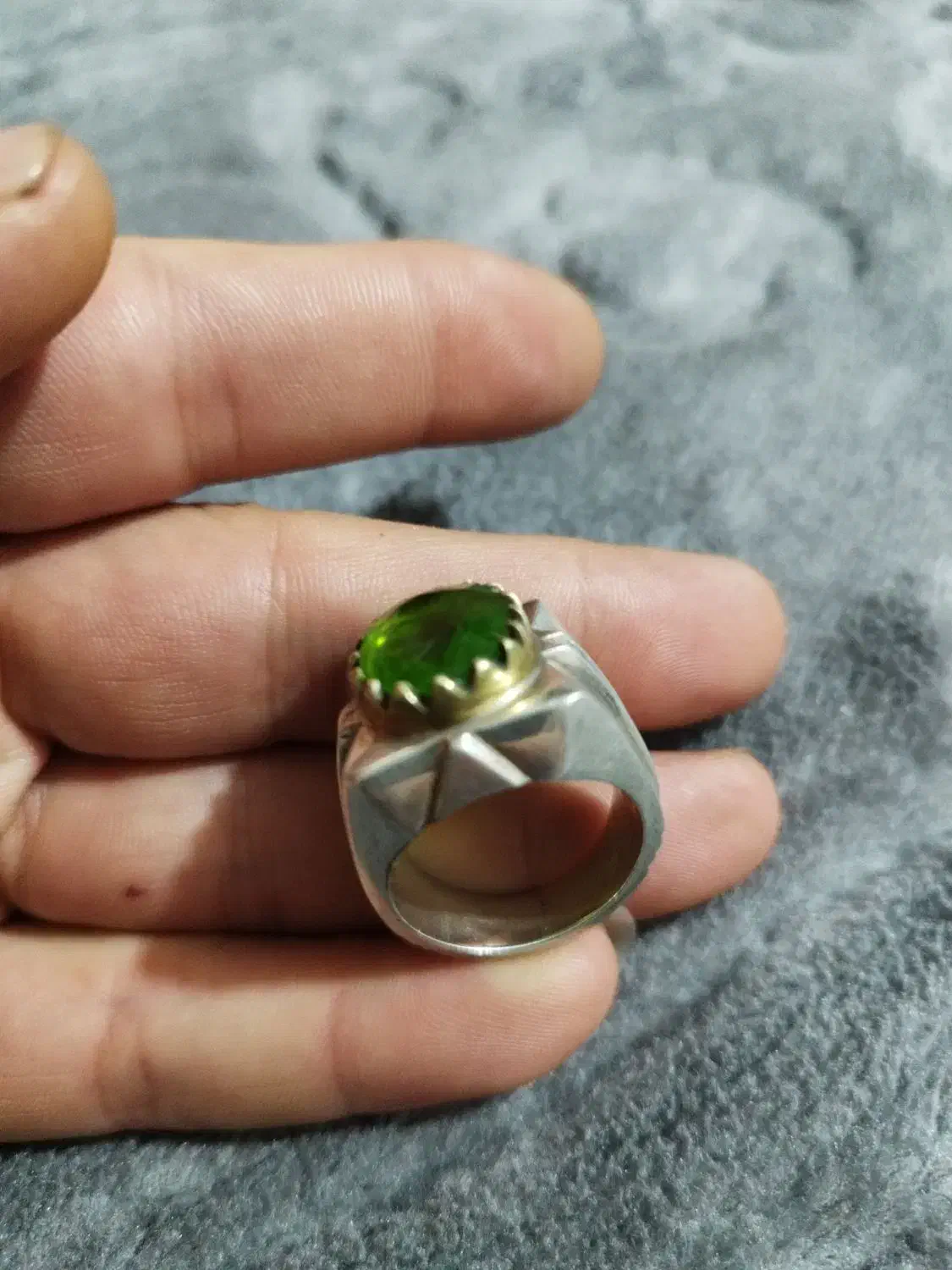 اانگشتر زبرجد معدن ب شدت پاک و کهنه بشرط کارشناسی|جواهرات|ورامین, ورامین|دیوار