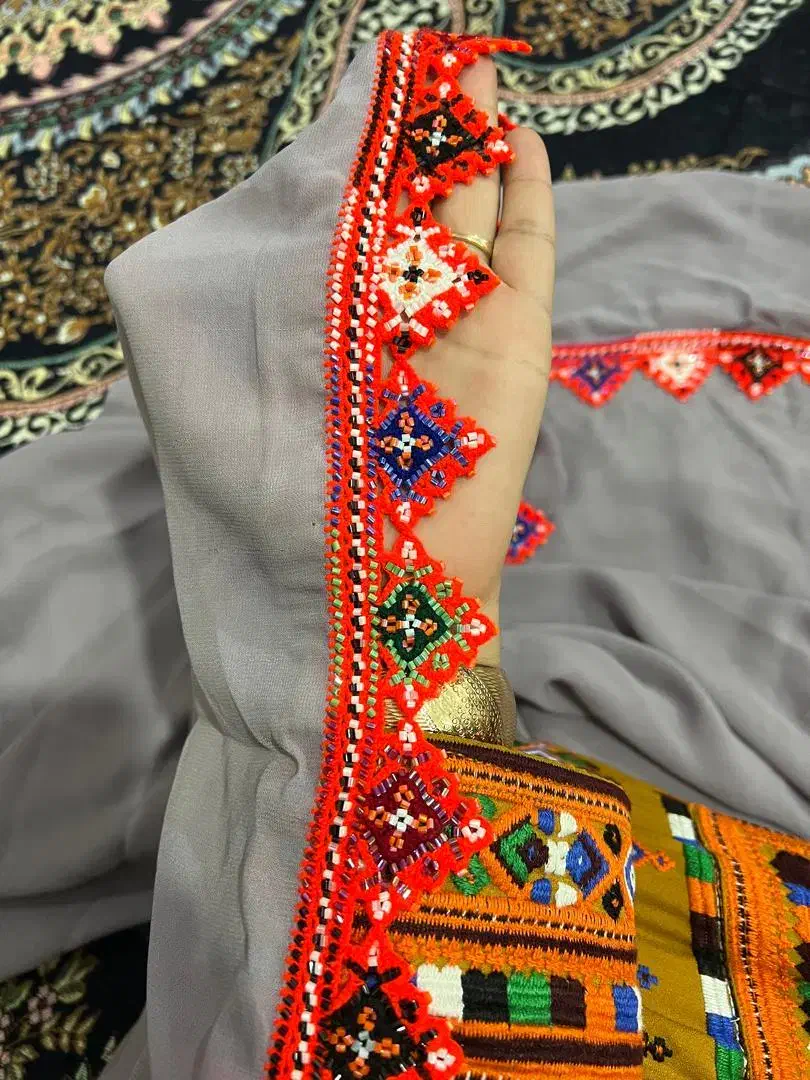 کریشی میکنم|لباس|سراوان, |دیوار