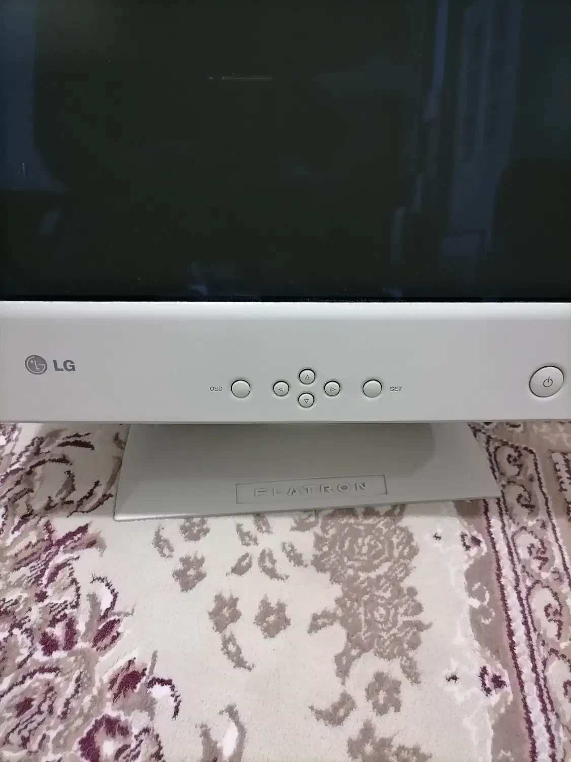 مانیتور قدیمی ال جی- صفحه تخت|قطعات و لوازم جانبی رایانه|ارومیه, |دیوار