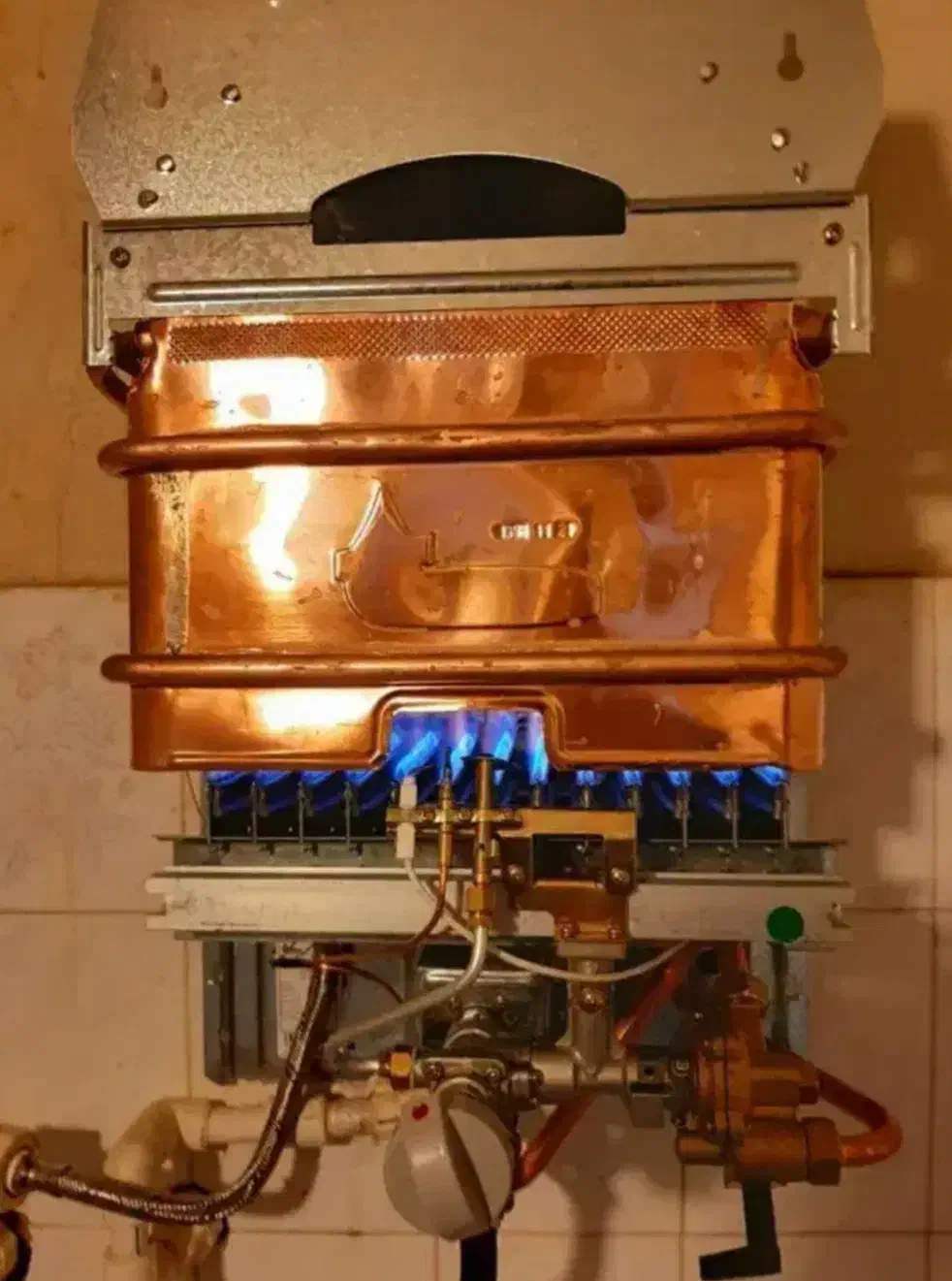 تعمیر تخصصی ابگرم کن دیواری بوتان|آبگرمکن، پکیج، شوفاژ|تهران, جوادیه تهرانپارس|دیوار