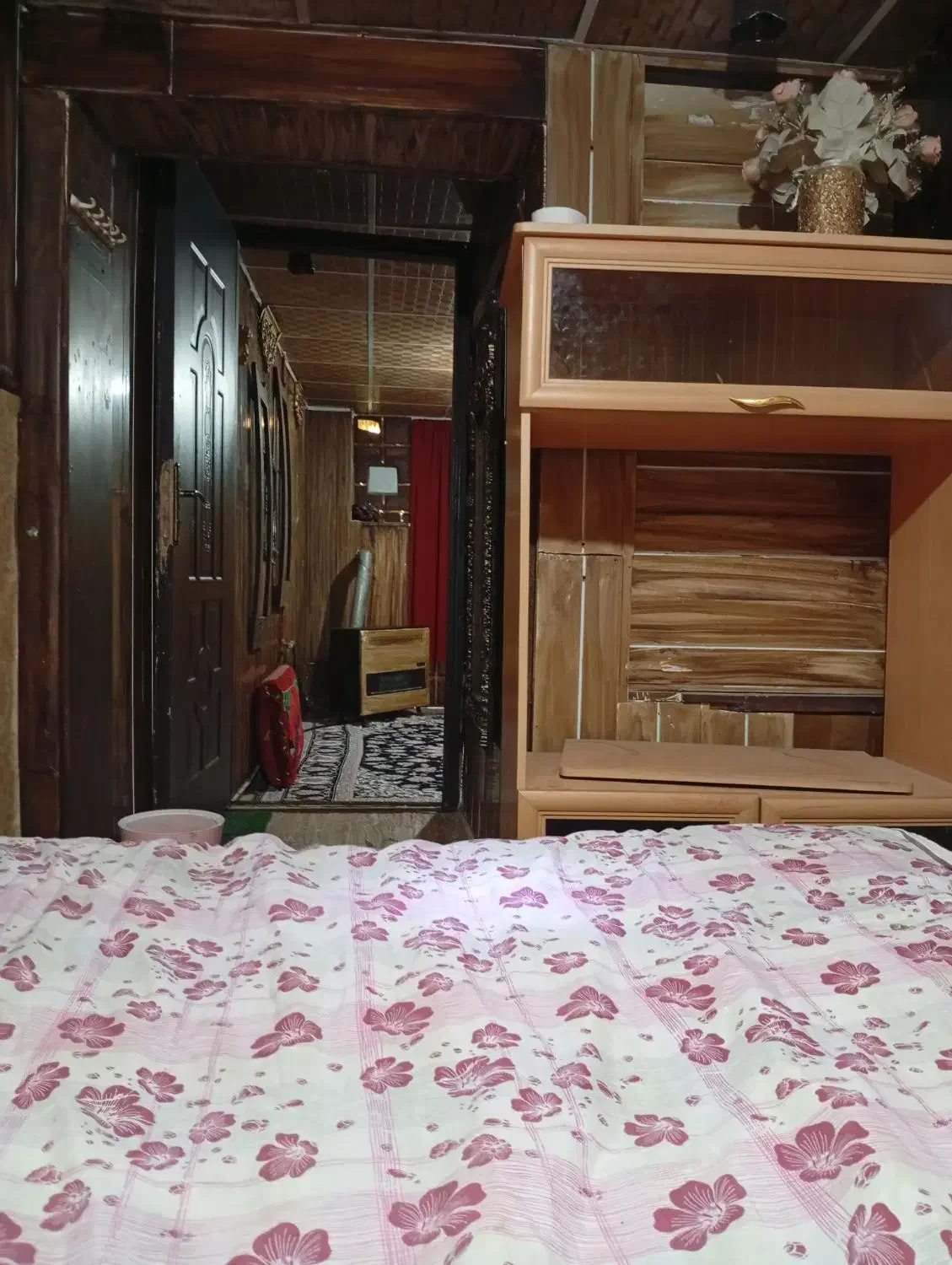 منزل مبله(کلبه آلونک)۱ ساعت ۲۵۰ دو ساعت ۳۵۰|اجارهٔ کوتاهمدت آپارتمان و سوئیت|شیراز, پودنک|دیوار