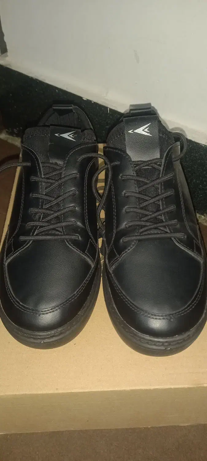 کفش اسپرت نو|کیف، کفش، کمربند|تربت جام, والفجر|دیوار