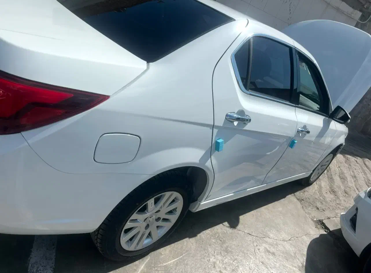 دنا+(پلاس) با گیربکس MT6 موتور EF7P سفید|خودرو سواری و وانت|اصفهان, صائب|دیوار