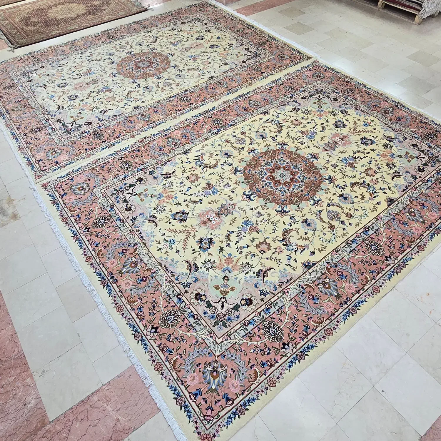 اینجا با هر بودجه ای فرش دستباف بخرید|فرش|تهران, آرارات|دیوار