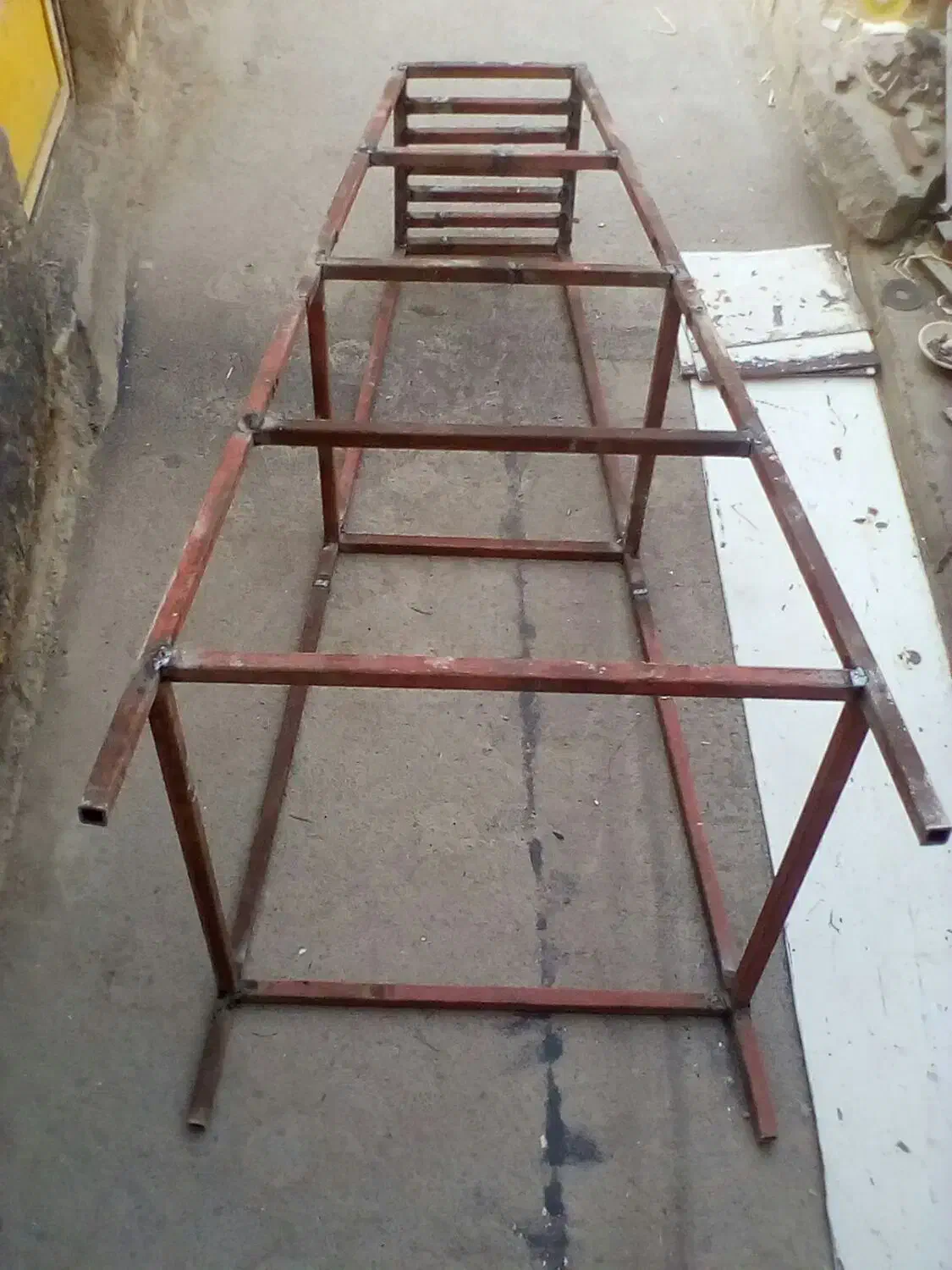 چهارپایه آهنی نوساز و ( ۲ متری و ۳ متری )|صندلی و نیمکت|قم, بیست متری ولیعصر|دیوار