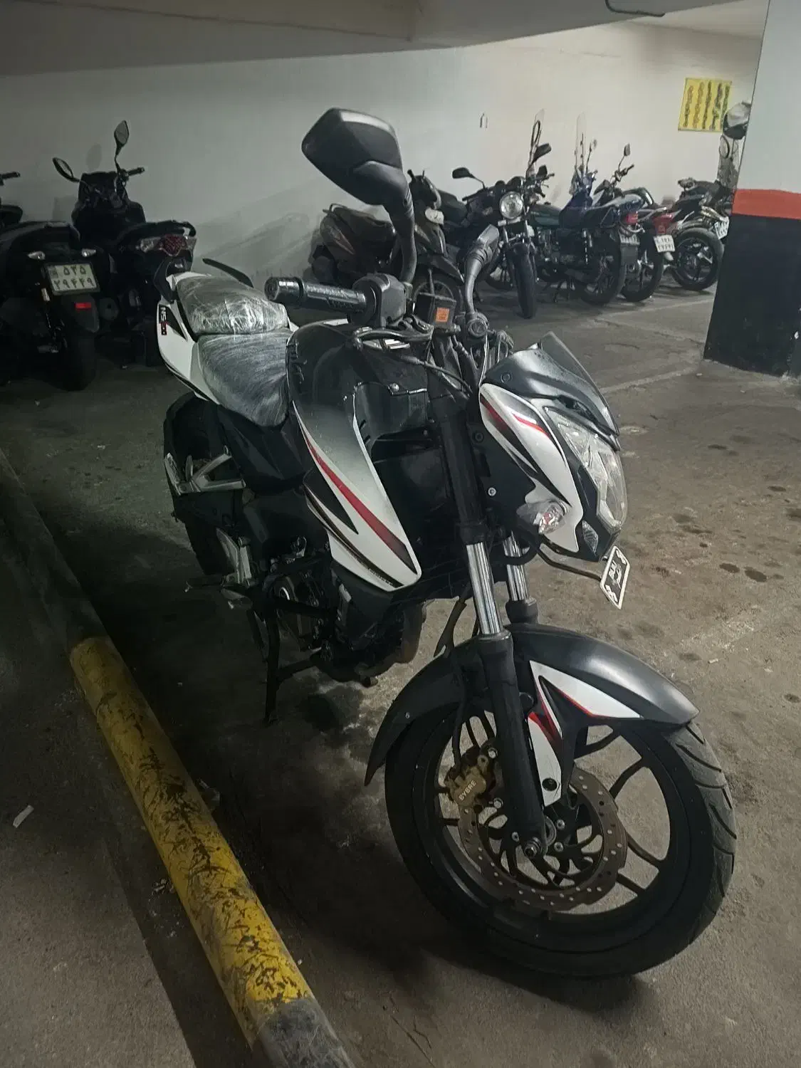 ns 200  94|موتورسیکلت|تهران, شمیران‌نو|دیوار