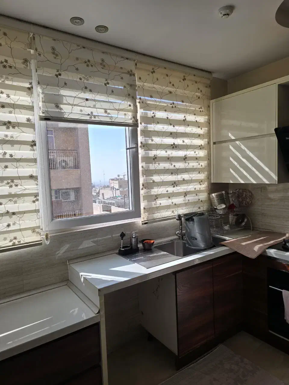 ۷۰ متر برج مجلل رویال کلاسیک، سوسن آبادی