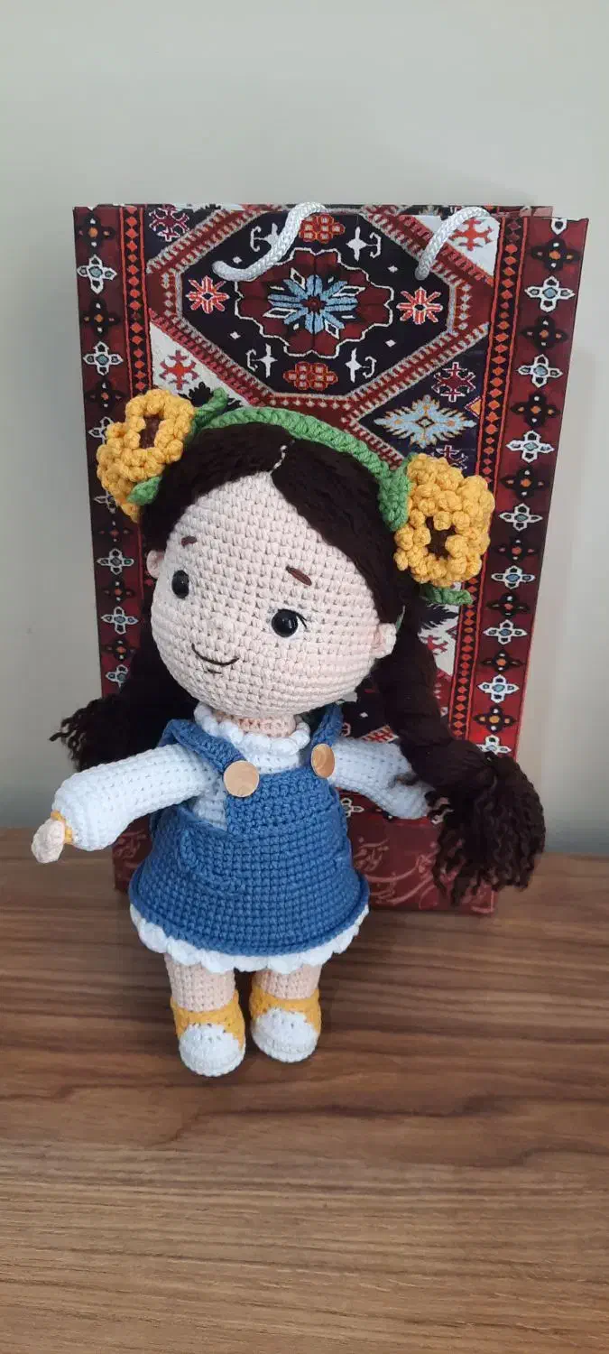 عروسک دختر دست بافت|اسباب‌بازی بچه|شیراز, ارم|دیوار