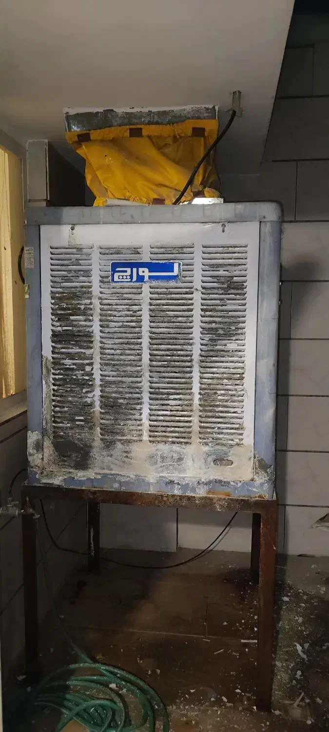 کولر آبی وتوالت فرنگی. کارکرده|کولر آبی|شیراز, مبعث|دیوار