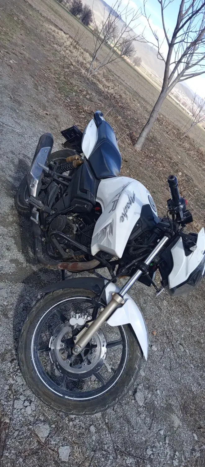 اپاچی ۱۸۰|موتورسیکلت|قلقل رود, |دیوار