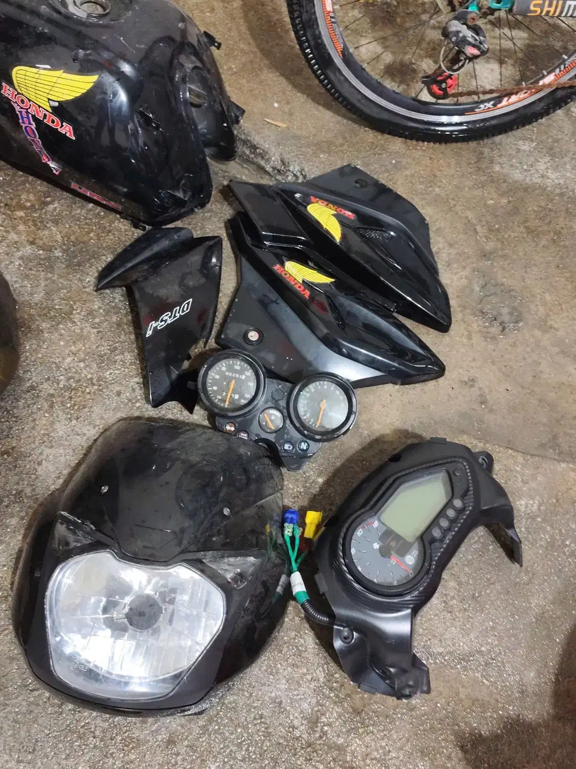 وسایل پالس باجاج200 اصلی فابریک در حد|قطعات یدکی و لوازم جانبی|تهران, جوادیه|دیوار