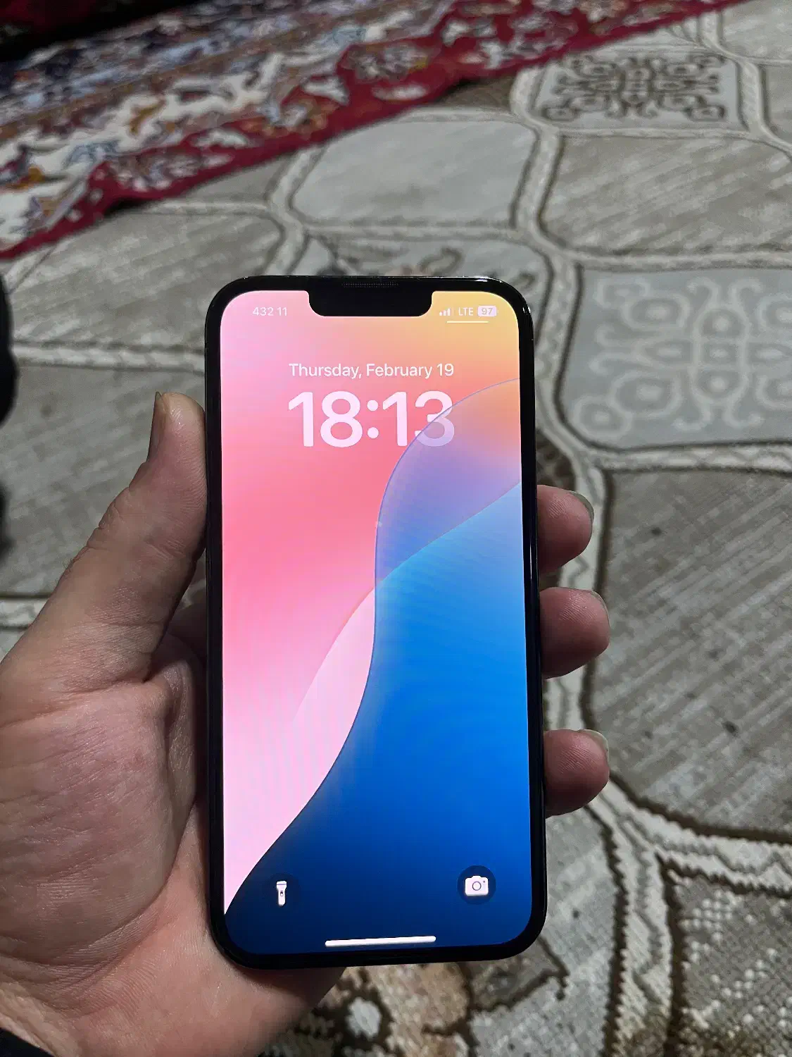 ۱۳ پرو|موبایل|سبزوار, قائم|دیوار