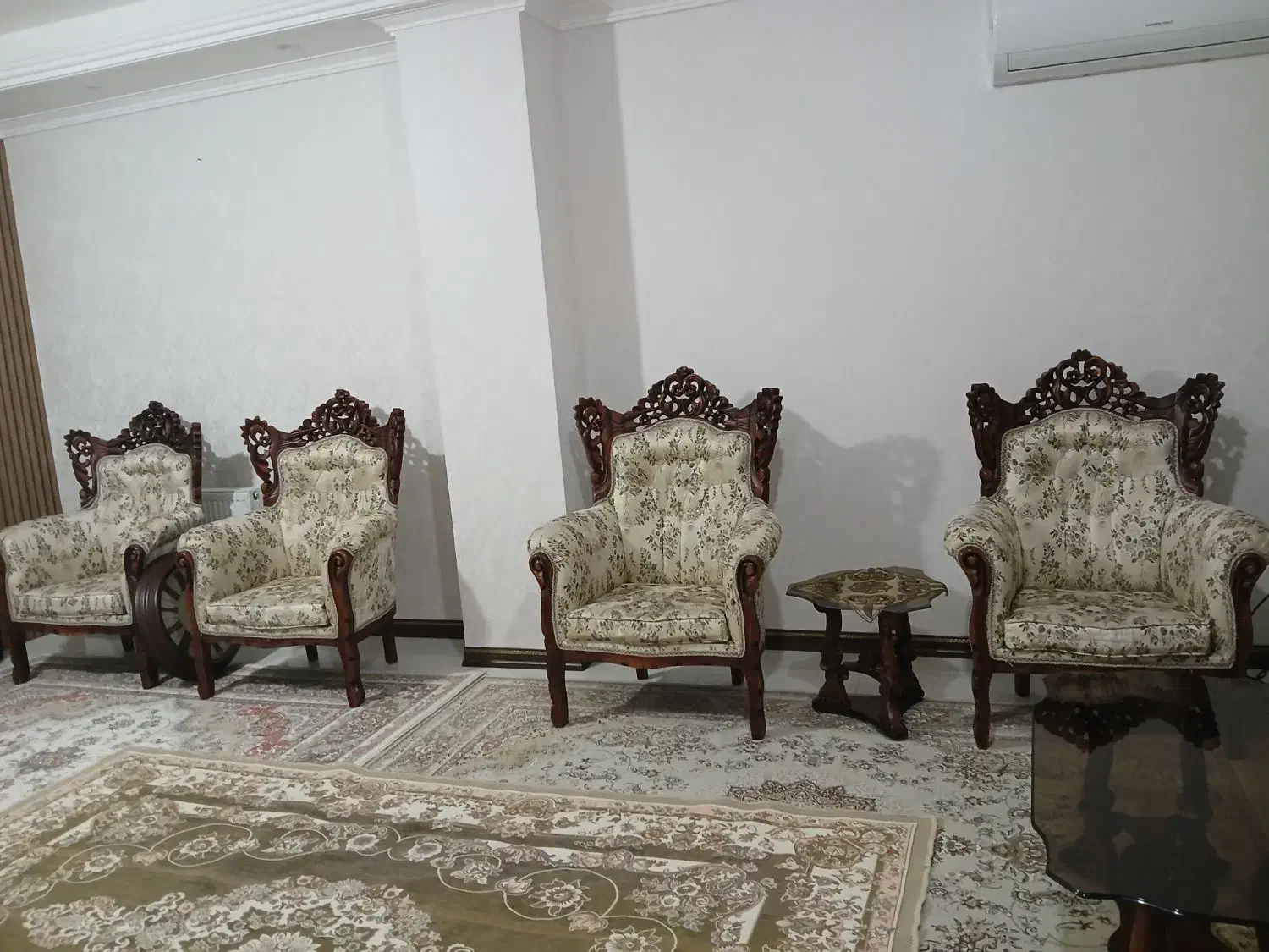 مبل ۷ نفره کاملا سالم و تمیز|مبلمان خانگی و میز عسلی|شریف‌آباد, |دیوار