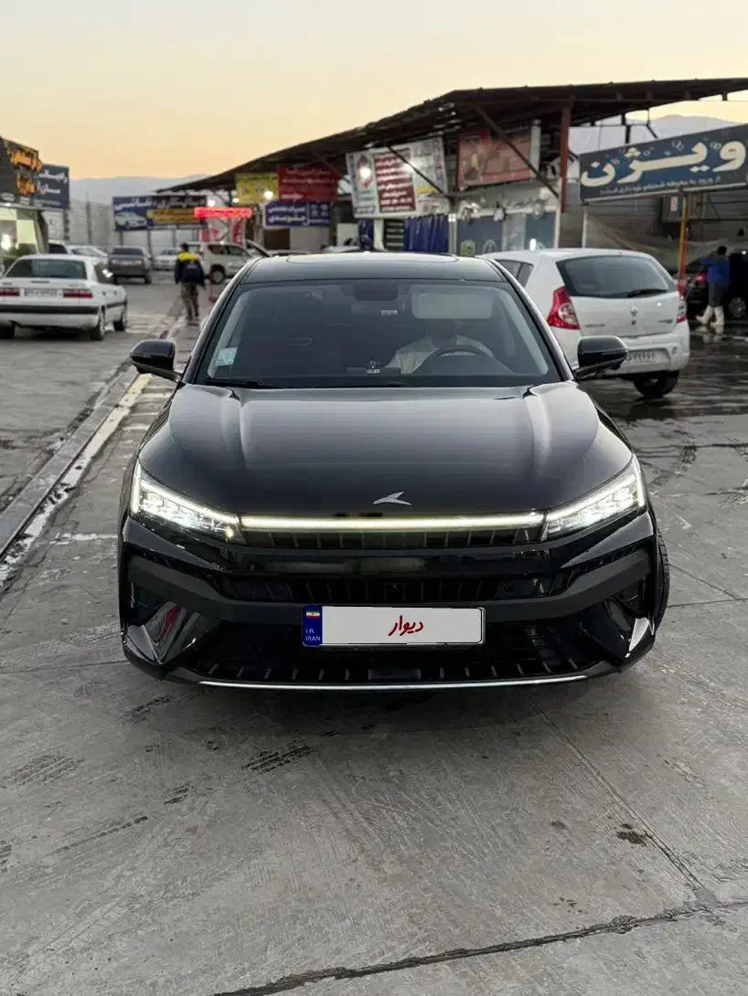 kmc j7 مشکی مدل ۱۴۰۲|خودرو سواری و وانت|شیراز, شهرک مهدیه|دیوار