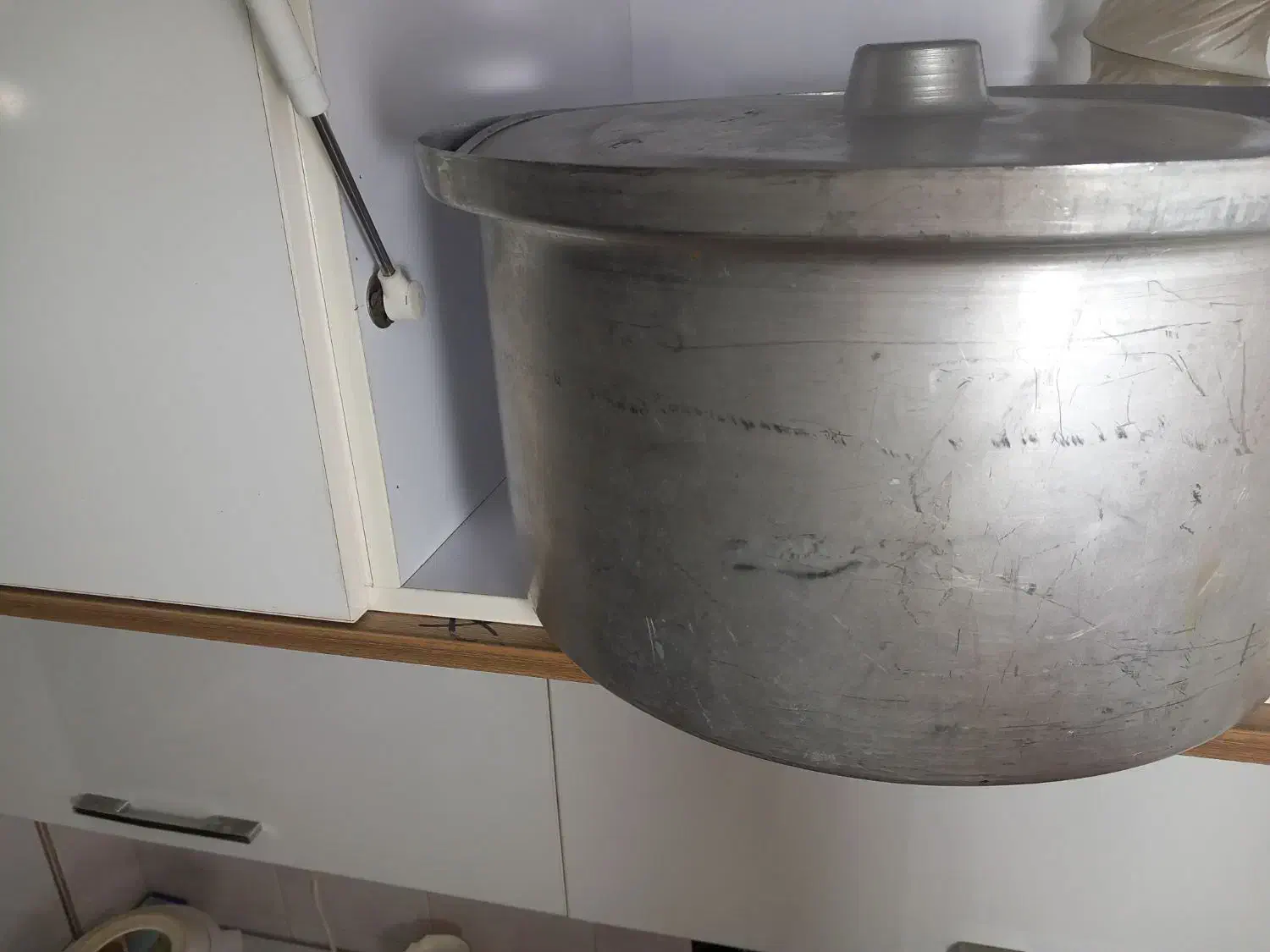 قابلمه روی سایز دهانه ۴۵ سانت و تابه دهانه ۴۳ سانت|ظروف پختوپز|کرمانشاه, |دیوار