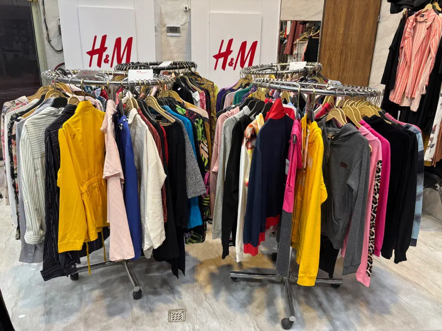 واگذاری مغازه پوشاک استوک|اجارهٔ مغازه و غرفه|بیجار, |دیوار