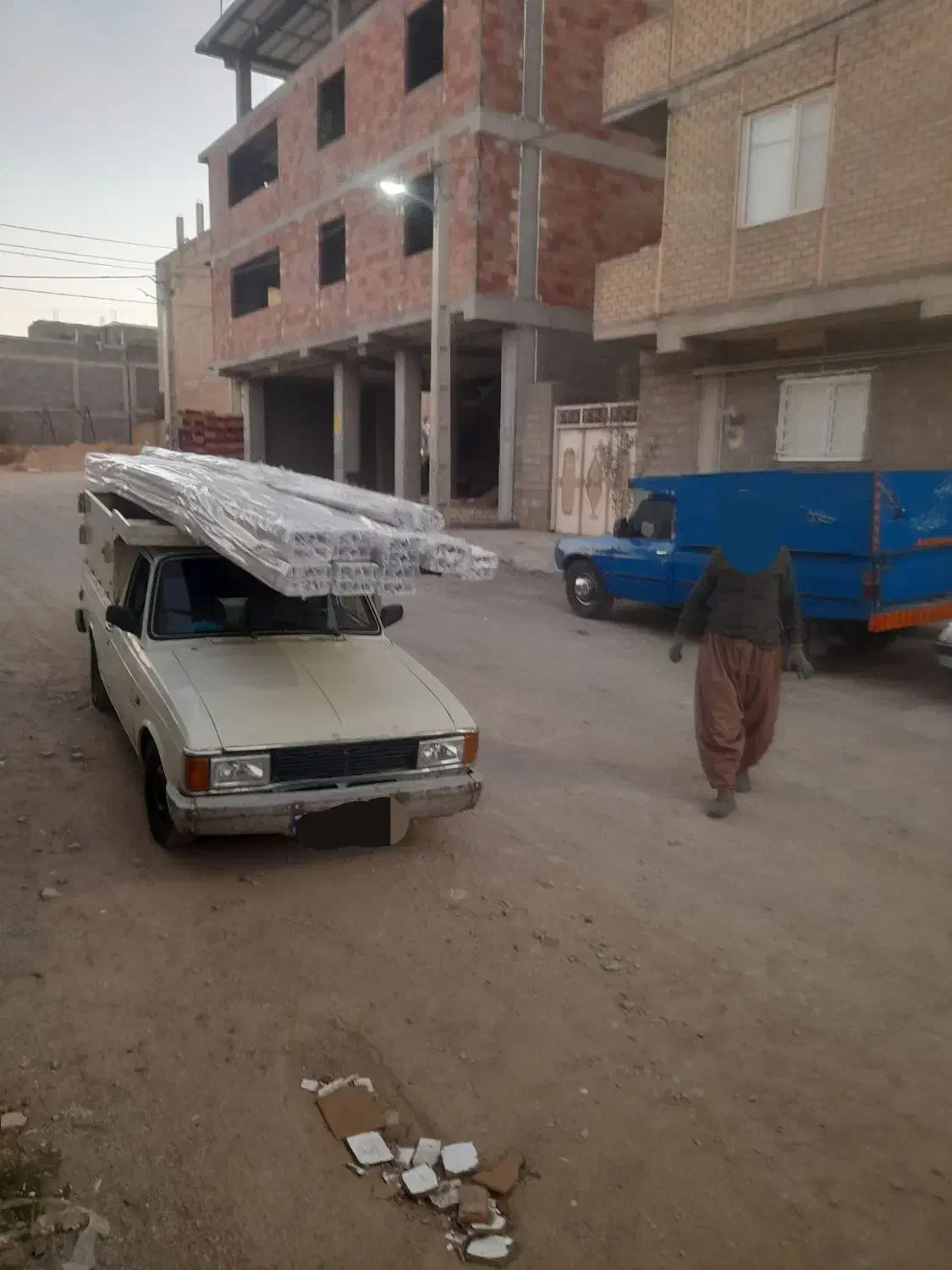 وانت بار کرایه باربری اثاثیه منزل اساس کشی|خدمات حمل و نقل|سقز, |دیوار