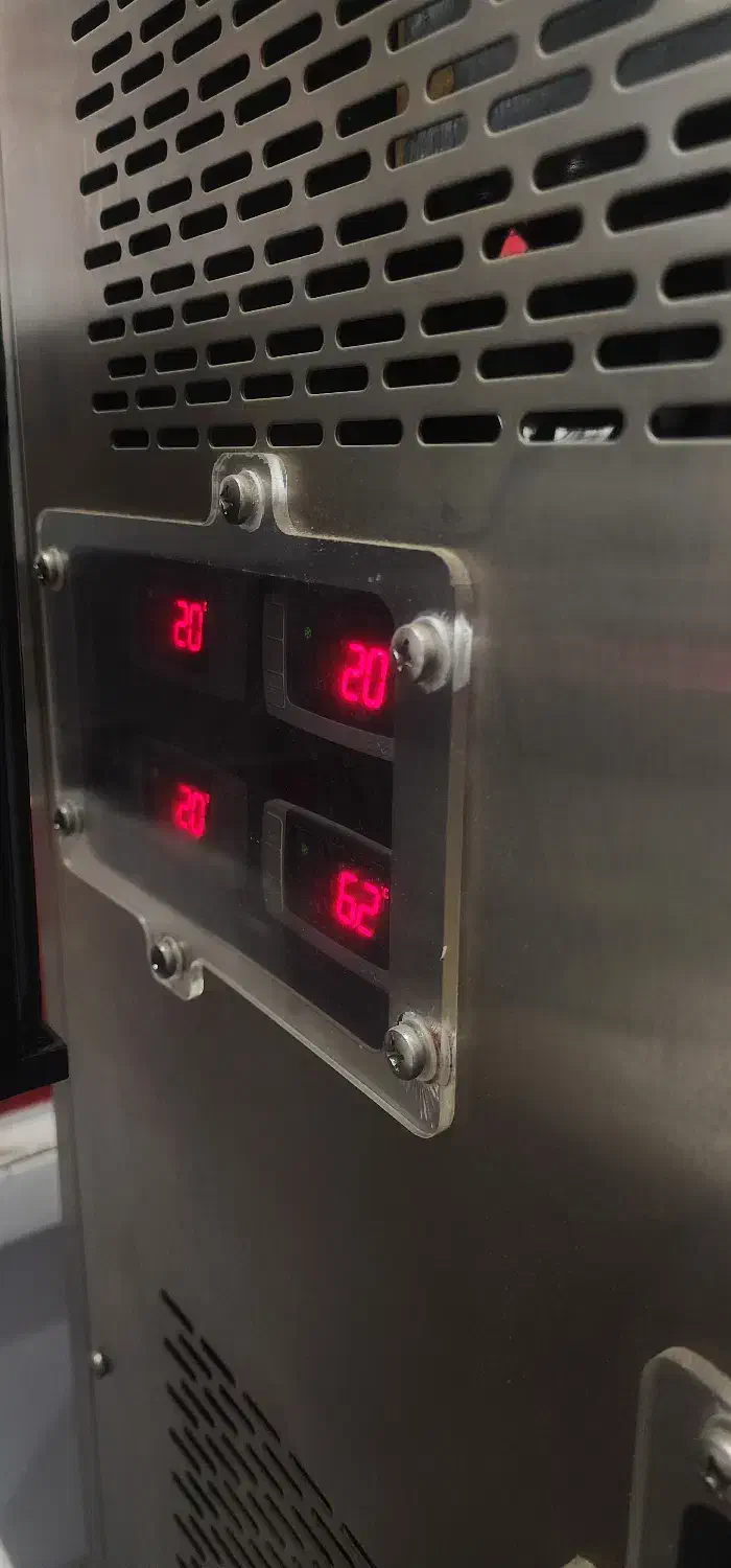 دستگاه بستنی ساز ایتالیایی SMACH|کافیشاپ و رستوران|بندر انزلی, آذربایجان|دیوار