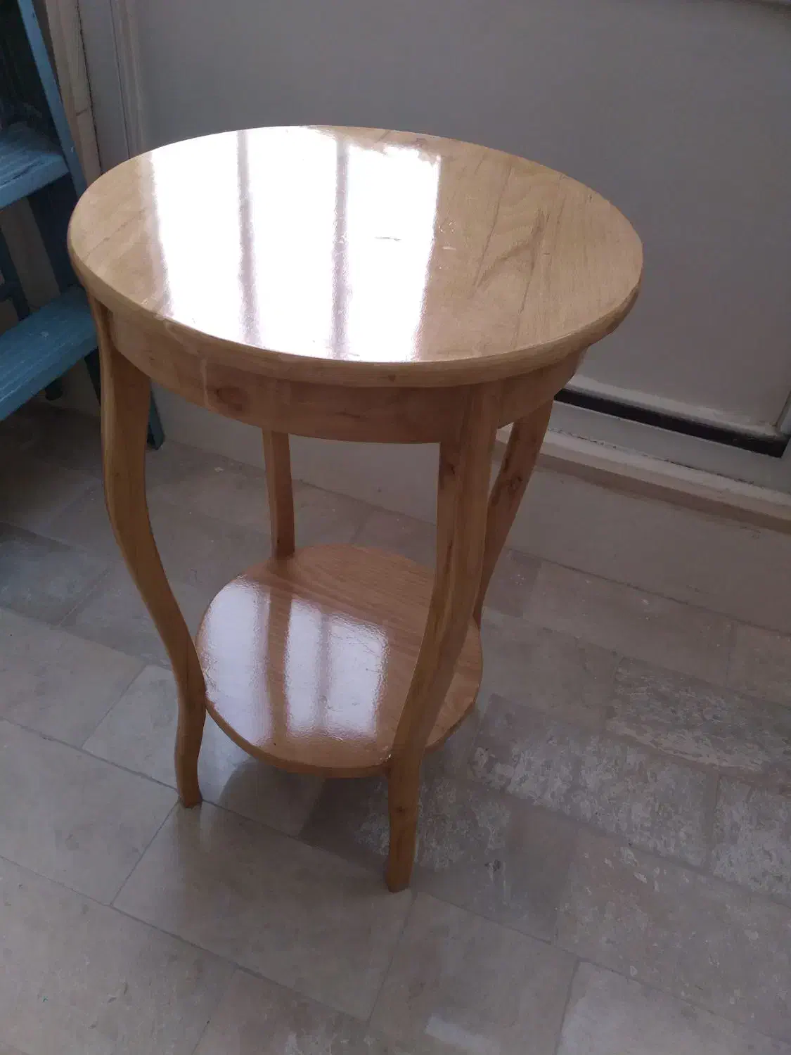 میز تلفن نو ارتفاع ۶۹ و قطر دایره ۴۱ و نیم|میز تلفن|اصفهان, برازنده|دیوار