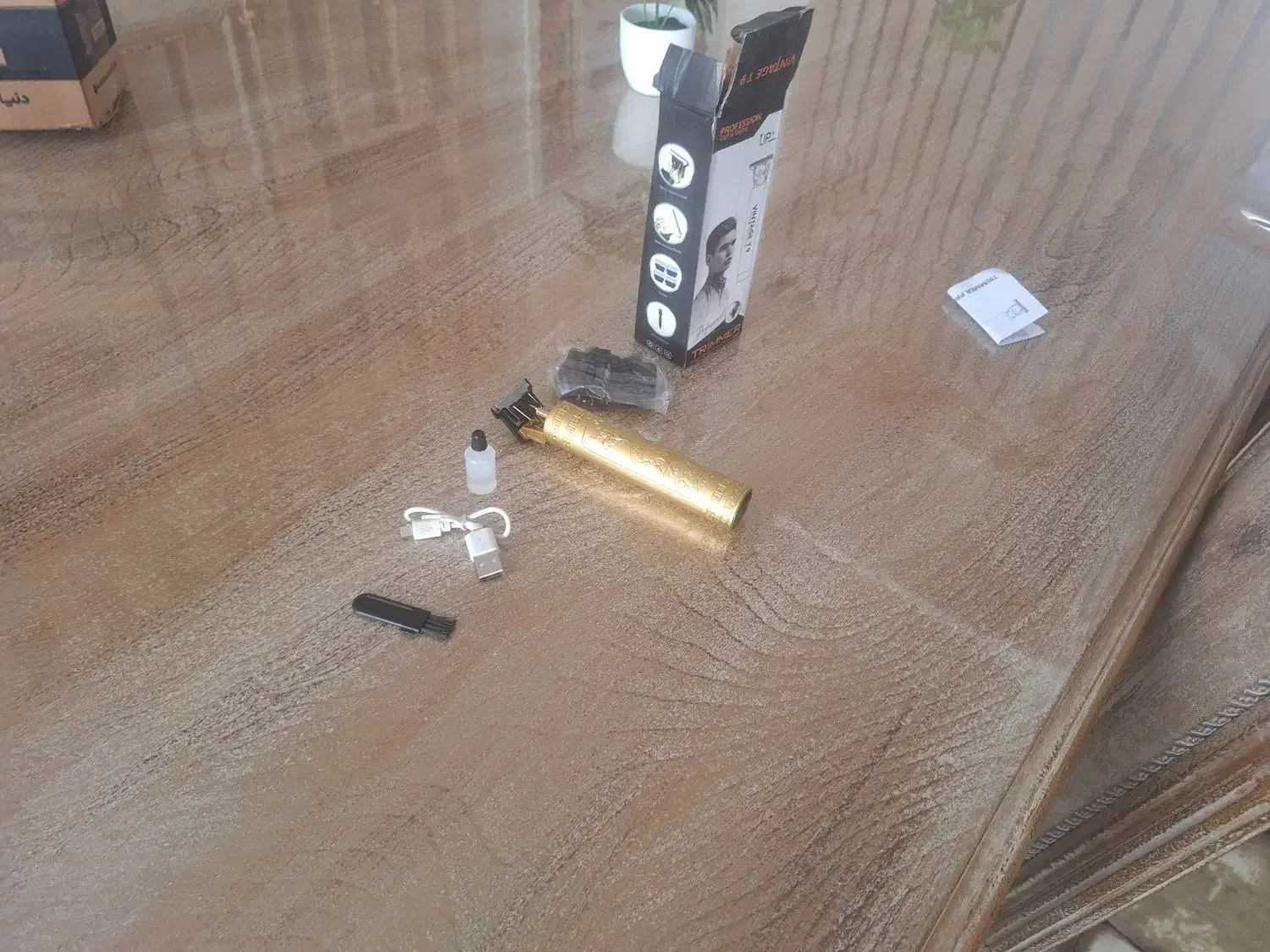 ماشین صفر زن به همراه سیم شارژر و سه عدد شانه|آرایشی، بهداشتی، درمانی|سنندج, |دیوار