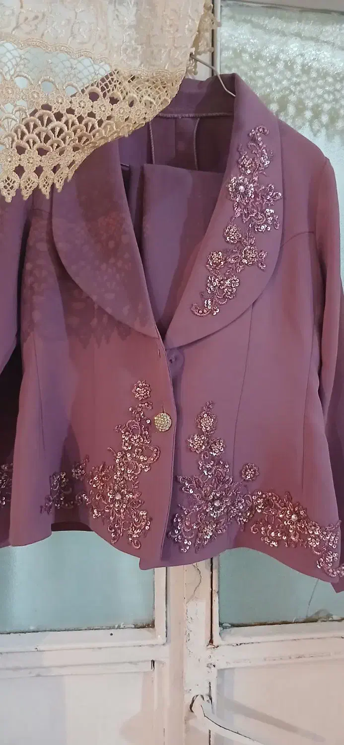 کت دامن مجلسی|لباس|خوی, |دیوار