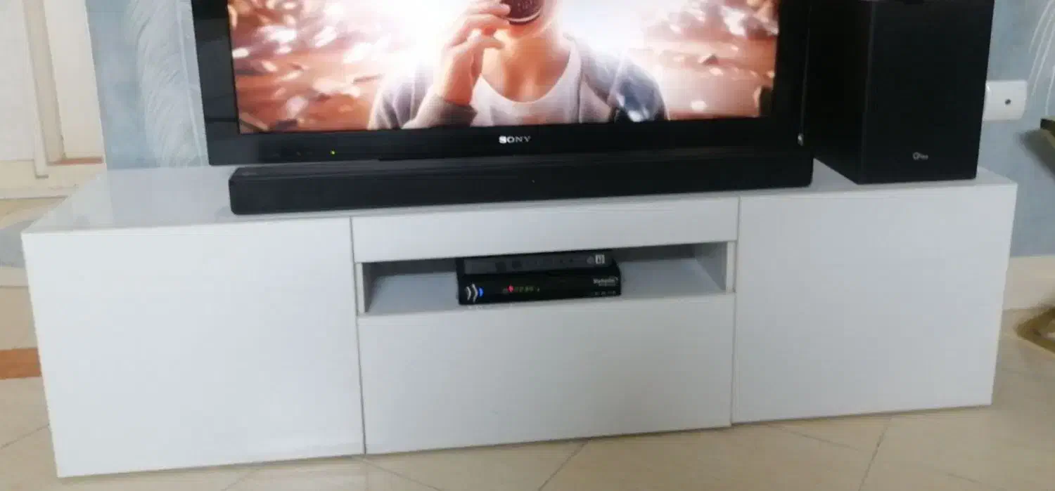 میز تی وی|میز تلویزیون|قم, انسجام|دیوار