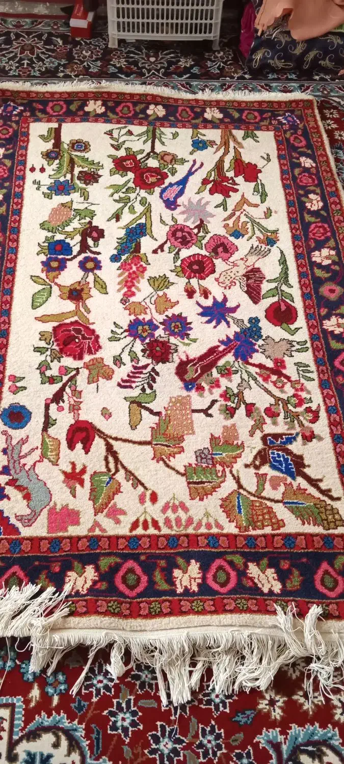 فرش نو دستباف طرح گل و بلبل|فرش|باوله, |دیوار