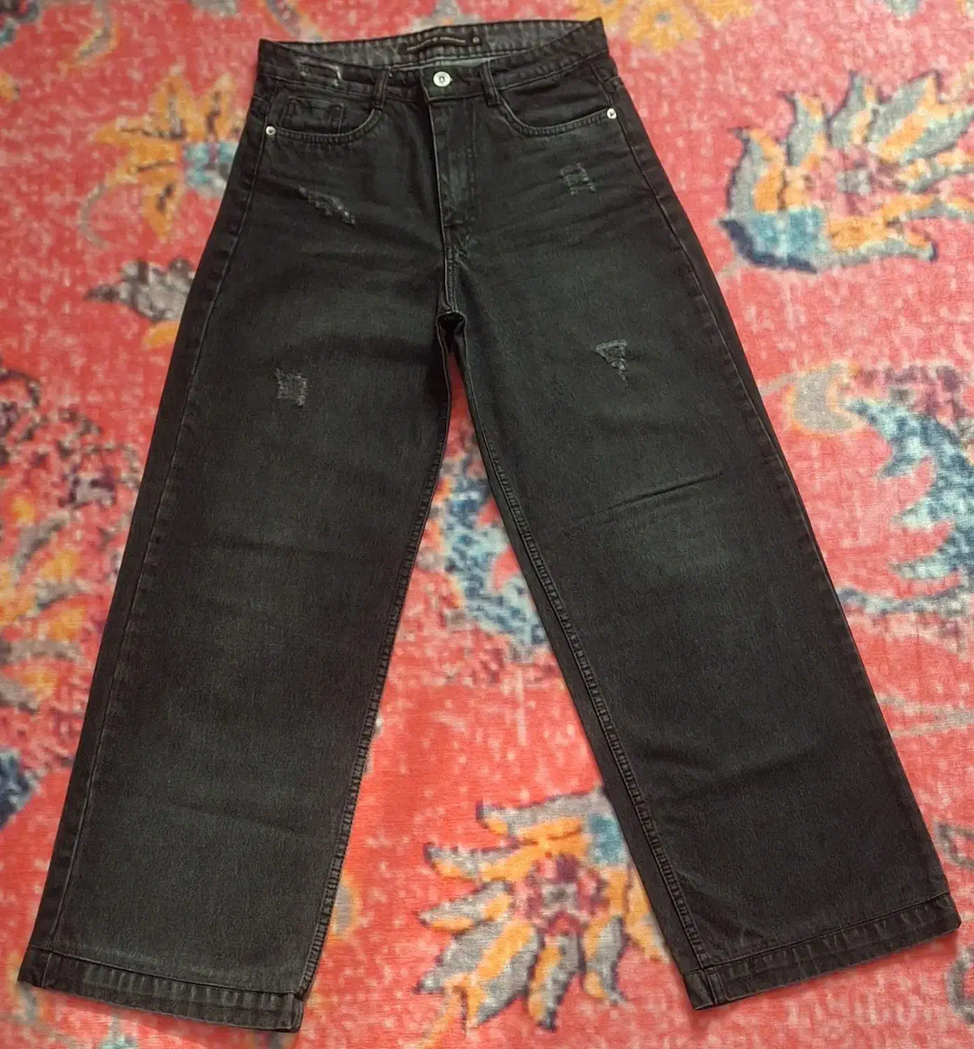 شلوار لی|لباس|لاهیجان, شیشه گران|دیوار