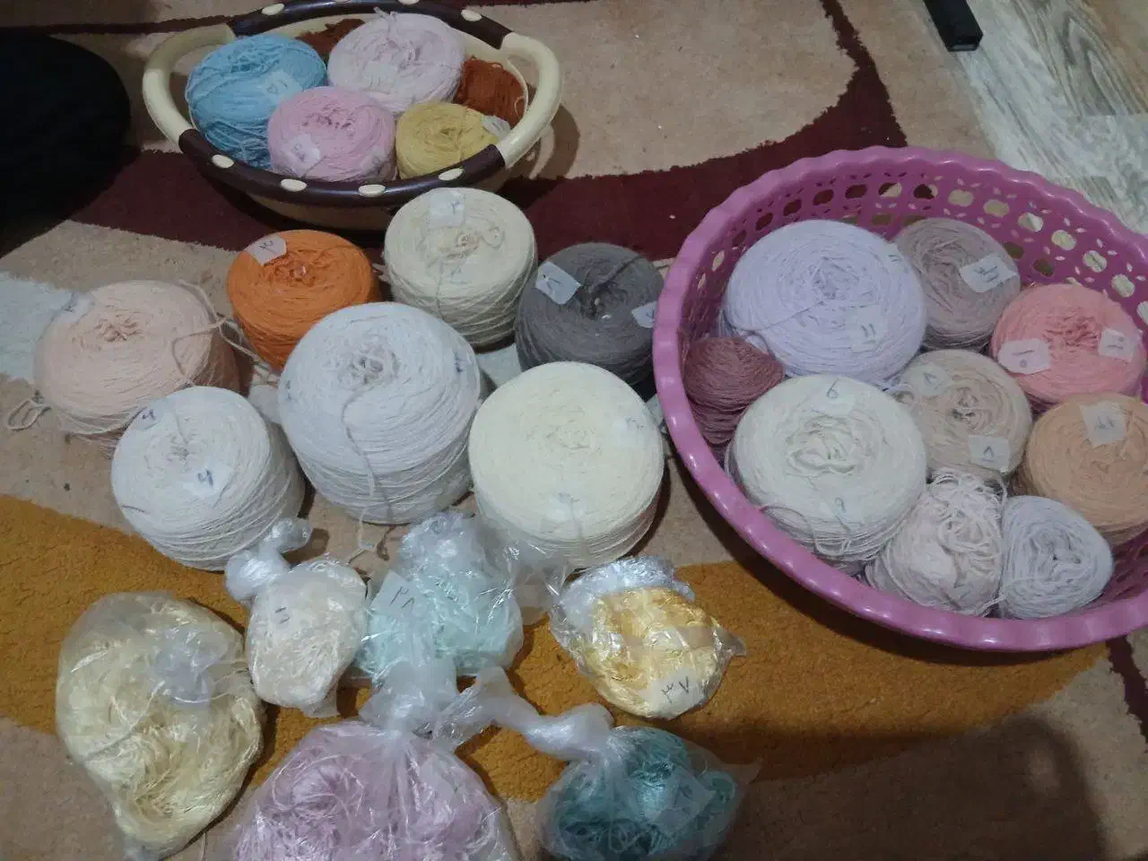 فرش ذرع و نیم چله ابرشیم|فرش|اندیشه, اندیشه فاز ۱|دیوار