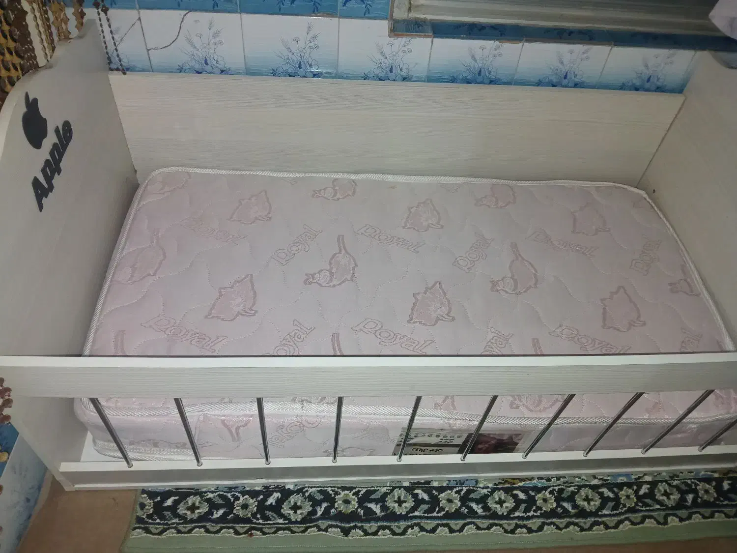 تخت کودک|تخت و صندلی بچه|همدان, |دیوار